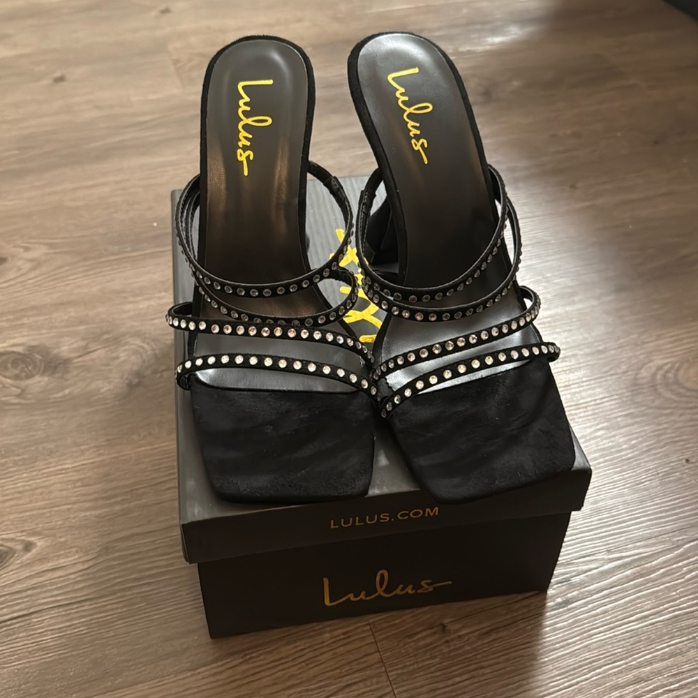 Lulu’s Carlotta Black Studded Heel
